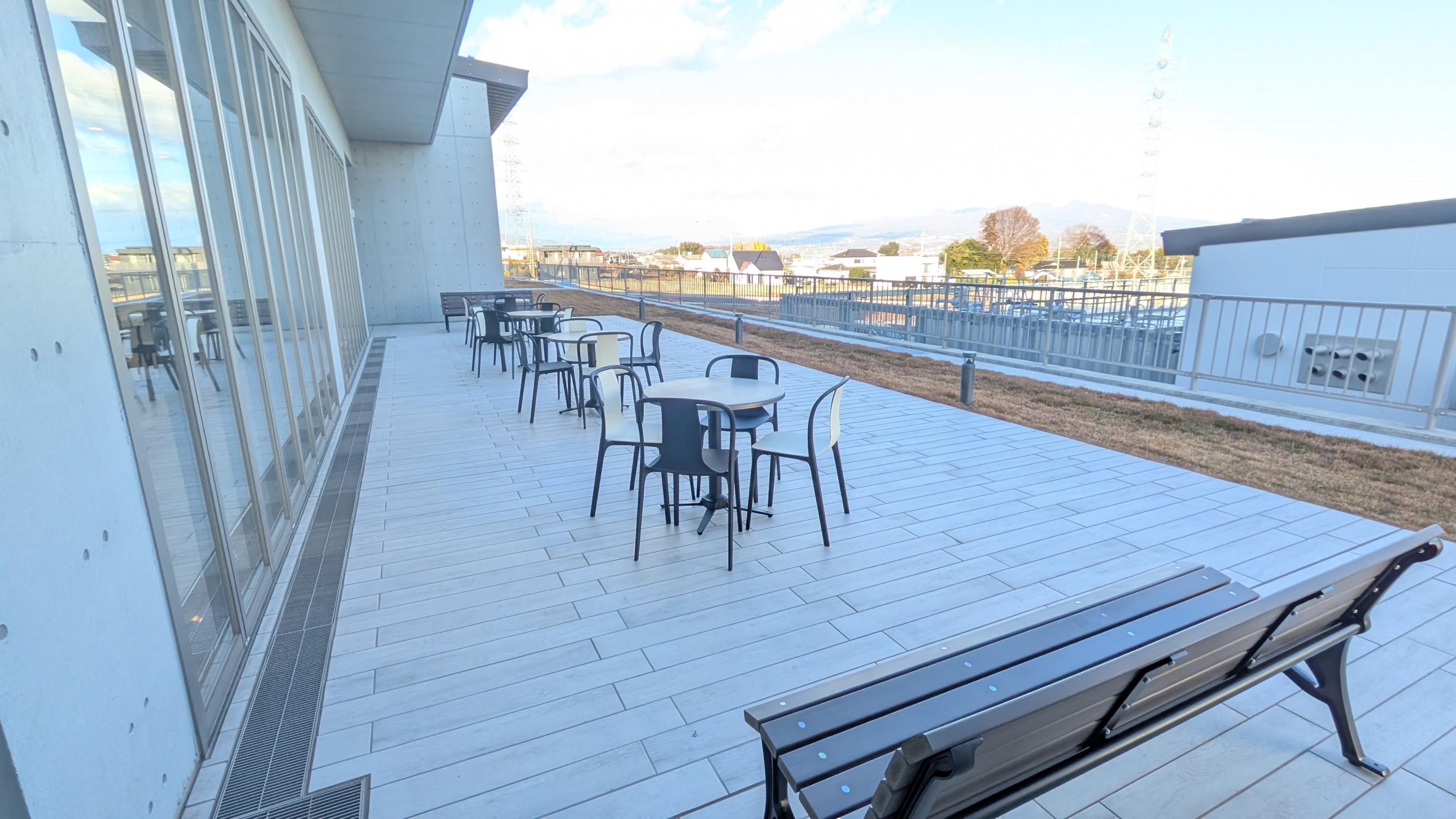 みんなのテラス(外)